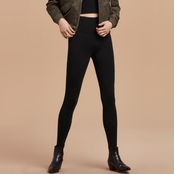 Aritzia Pants - Aritzia Talula TNA Black Leggings Lightweight XS/S